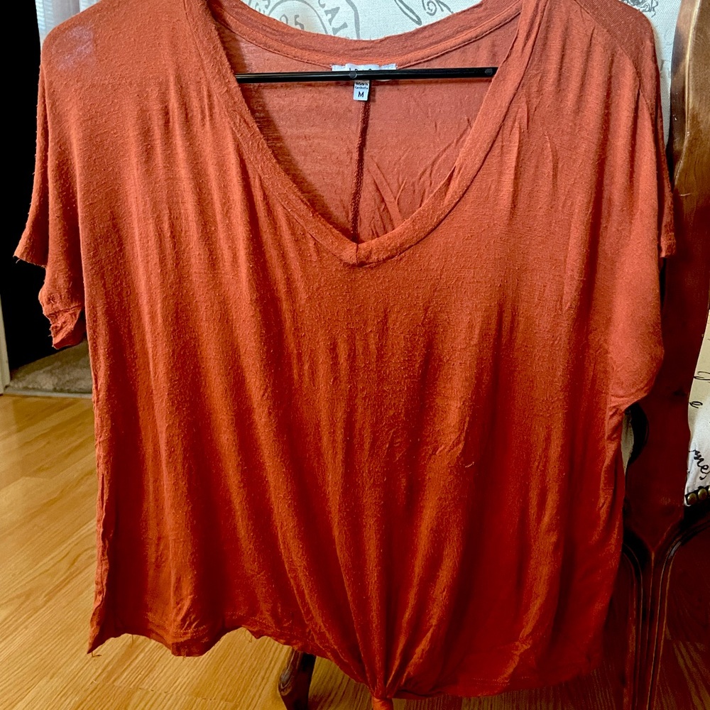 Rust orange front knot crop